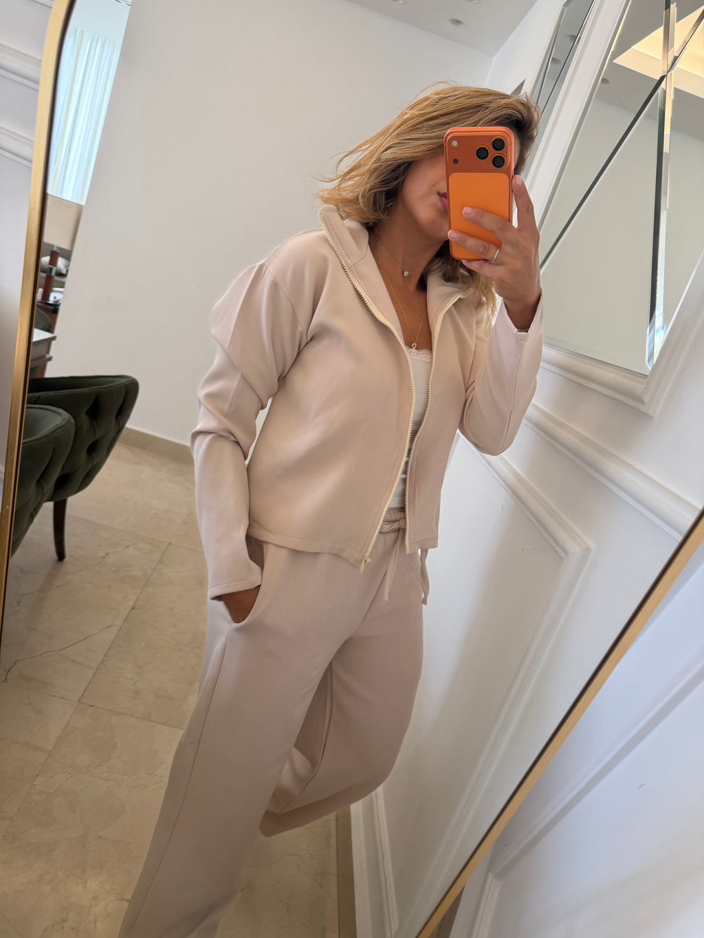 Off white set