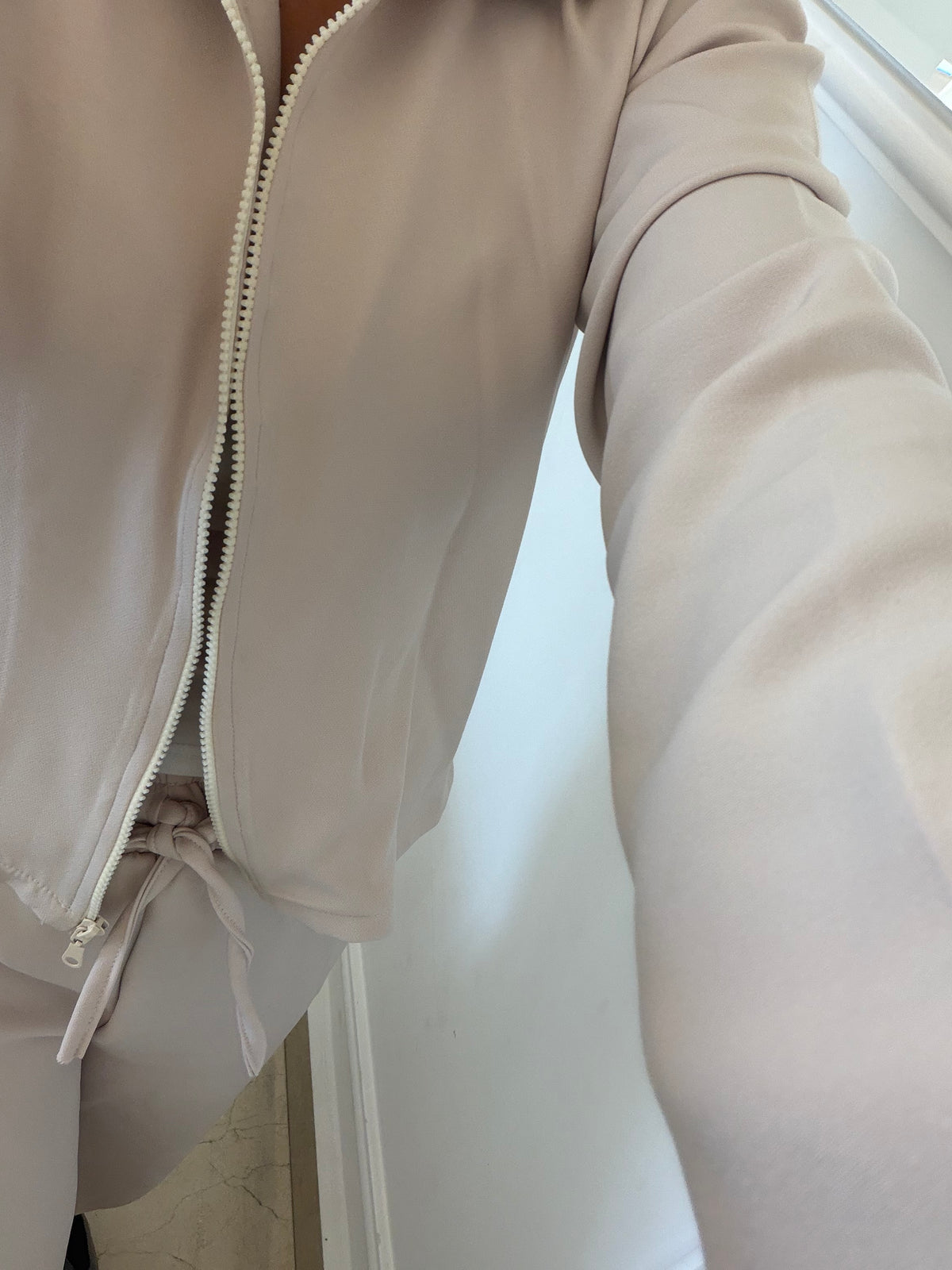 Off white set