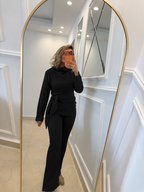 The black set