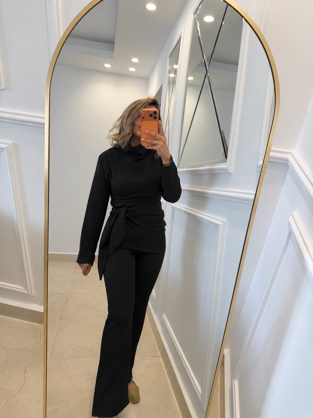 The black set